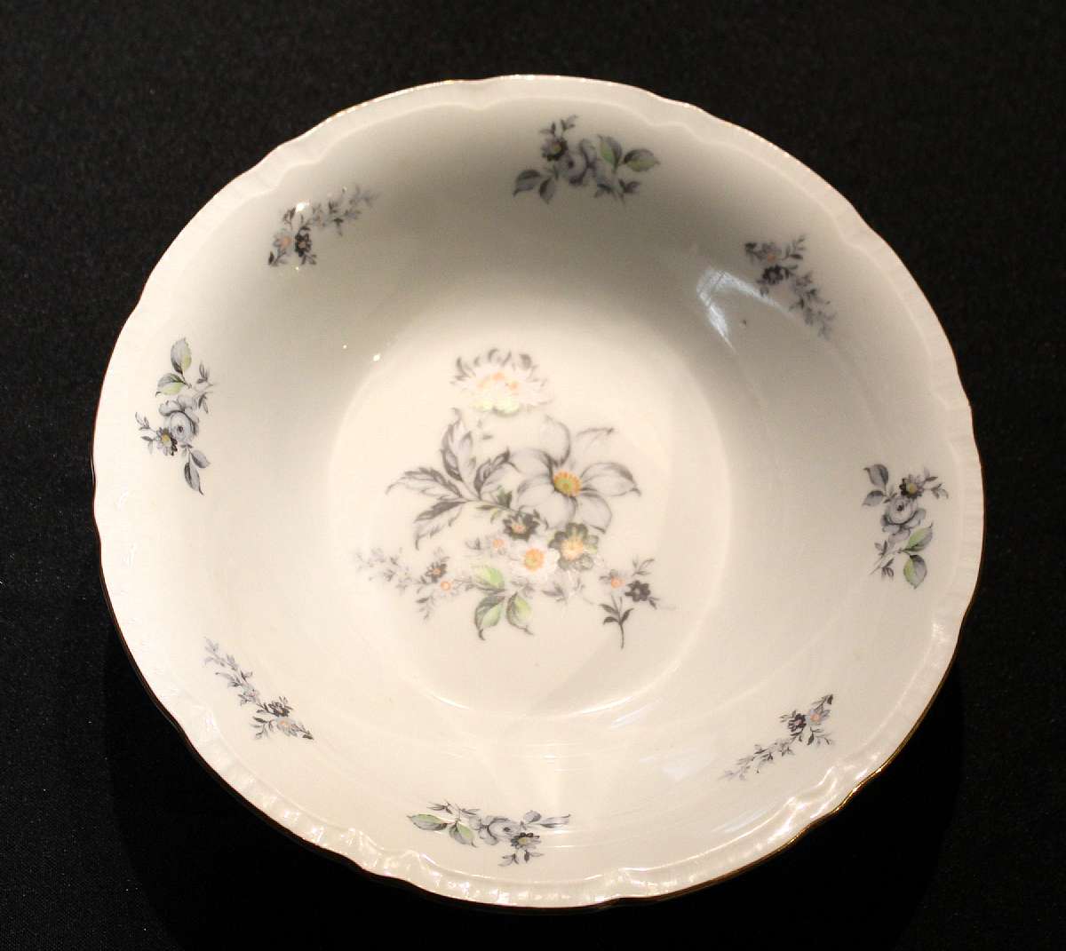 Up for sale is this Bohemia Ceramic Wild Flower Serving Bowl in excellent condition with no chips or cracks. Measures approx. 9 1/4"W.Shipping Excludes: Alaska/Hawaii, US Protectorates, APO/FPO, PO BoxShipping Provided to the United States Only.