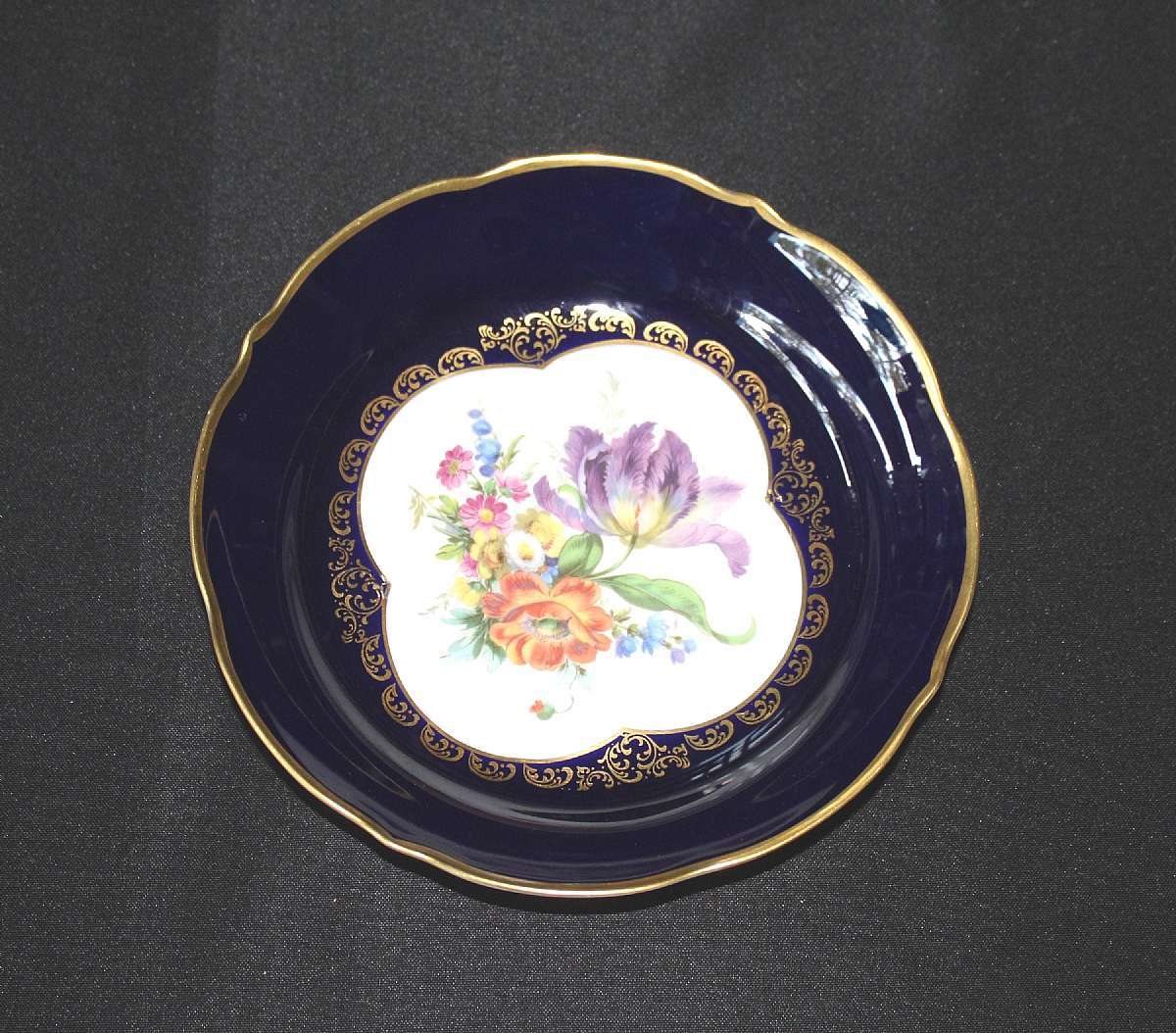 Up for sale is this Lindner Echt Cobalt Bowl in excellent condition with no chips or cracks. Measures approx. 8 1/2"W by 1 5/8"D. Shipping Excludes: Alaska/Hawaii, US Protectorates, APO/FPO, PO BoxShipping Provided to the United States Only.