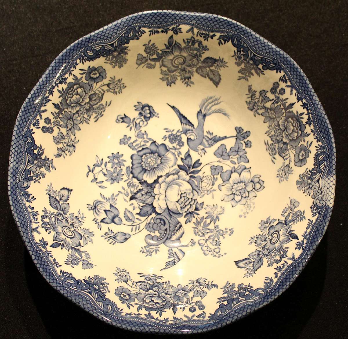 Up for sale is this Wedgwood Asiatic Pheasants Serving Bowl. No chips or cracks or crazing. The bowl measures approx. 8 3/4" by 2 3/4"T. Shipping Excludes: Alaska/Hawaii, US Protectorates, APO/FPO, PO BoxShipping Provided to the United States