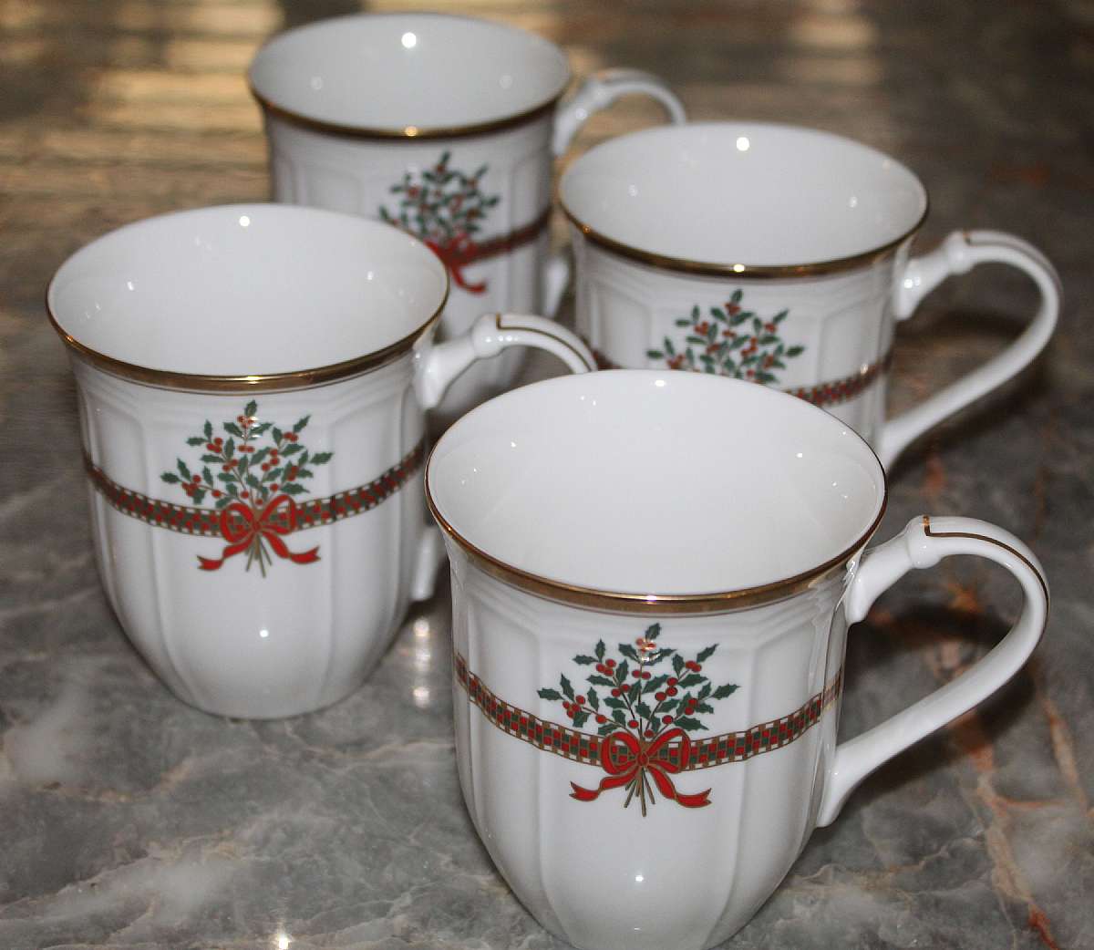 Up for sale are these Mikasa Christmas Garden Set Of Four Mugs in Excellent condition with no chips or cracks. They measure approx. 4"T. Please see my other sales for more of this beautiful pattern.Shipping Excludes: Alaska/Hawaii, US Protectorates,