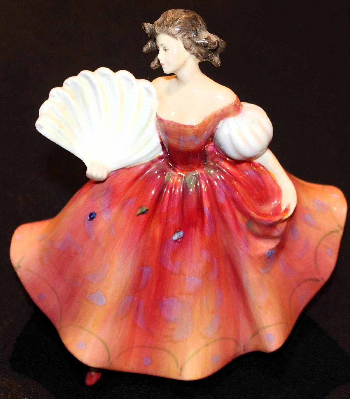Up for sale is this Fantastic Royal Doulton The First Waltz HN2862 Figurine in excellent condition with no chips or cracks. Measures approx. 7.75"T.Shipping Excludes: Alaska/Hawaii, US Protectorates, APO/FPO, PO BoxShipping Provided to the United S