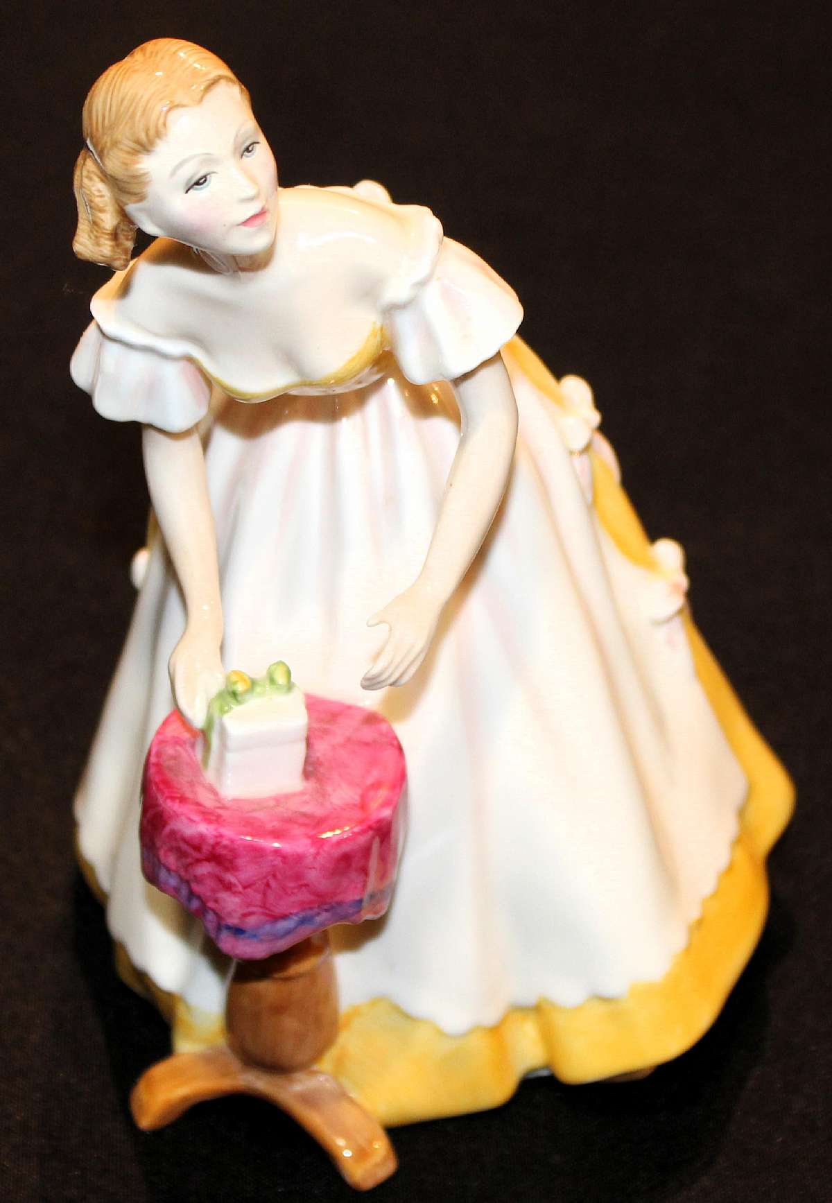 Up for sale is this Fantastic Royal Doulton Happy Birthday HN3095 Figurine in excellent condition with no chips or cracks. Measures approx. 7.5"T.Shipping Excludes: Alaska/Hawaii, US Protectorates, APO/FPO, PO BoxShipping Provided to the United Sta