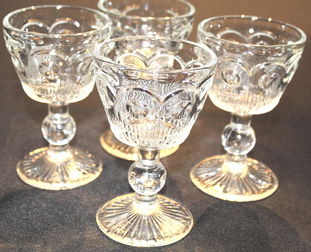 Up for sale are these Bartlett Collins St Geneieve Set Of 4 Wine Glasses in excellent condition with no chips or cracks. The wine glasses measure approx. 4 3/4" Tall by 3"W.Shipping Excludes: Alaska/Hawaii, US Protectorates, APO/FPO, PO BoxShi