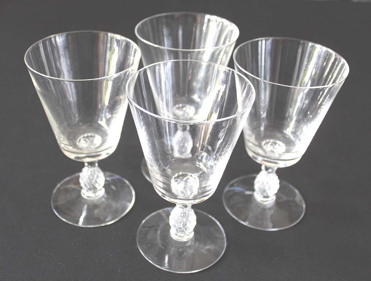 Up for sale are these Rare Vintage Heisey Plantation Set Of Four Water Glasses in excellent condition with no chips or cracks. They measure approx. 6" Tall by 3 1/2"W.Shipping Excludes: Alaska/Hawaii, US Protectorates, APO/FPO, PO BoxShipping