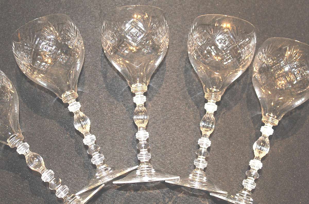 Up for sale are these Gorgeous Cambridge Blown Glass Pattern 1402-100-4 Set of Five Vintage Wine Glasses In excellent condition with no chips or cracks. They measure approx. 6 3/4"T by 2 3/8"W. Fan Cut, Cross Hatch Cut.Shipping Excludes: Alaska