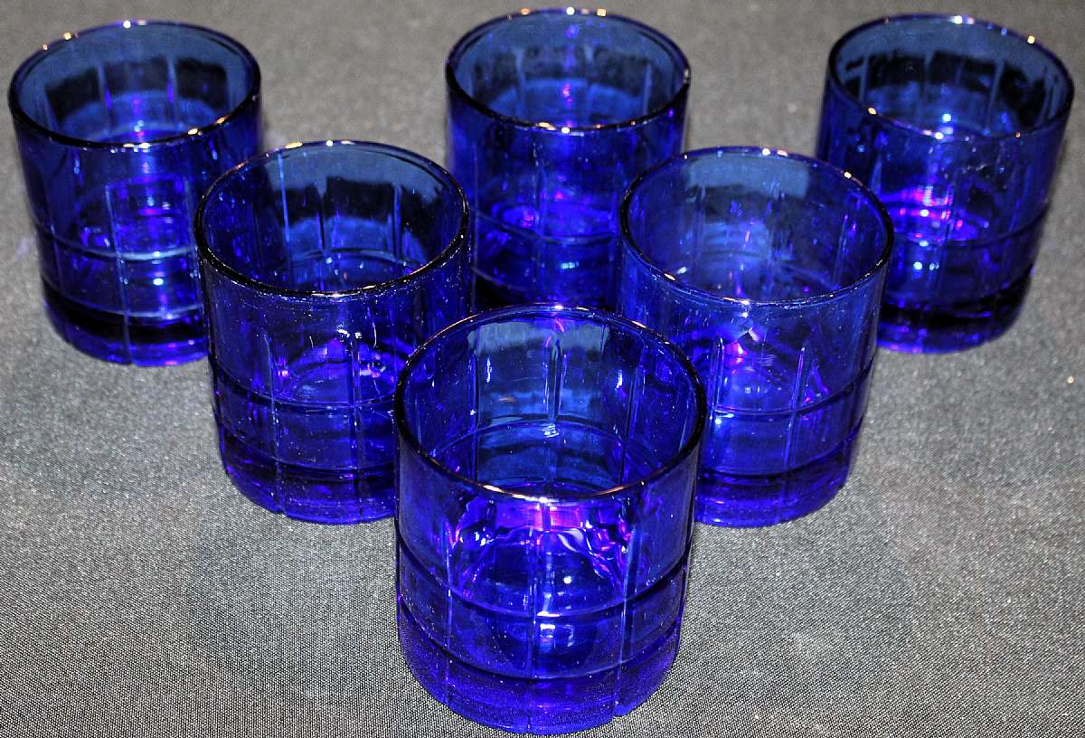 Up for sale are these Anchor Hocking Tartan Colbalt Set Of Six Old Fashioned Glasses in excellent condition with no chips or cracks.  The Glasses measure approx. 3 1/2"T by 3 1/8"W. Shipping Excludes: Alaska/Hawaii, US Protectorates, APO/FPO, P