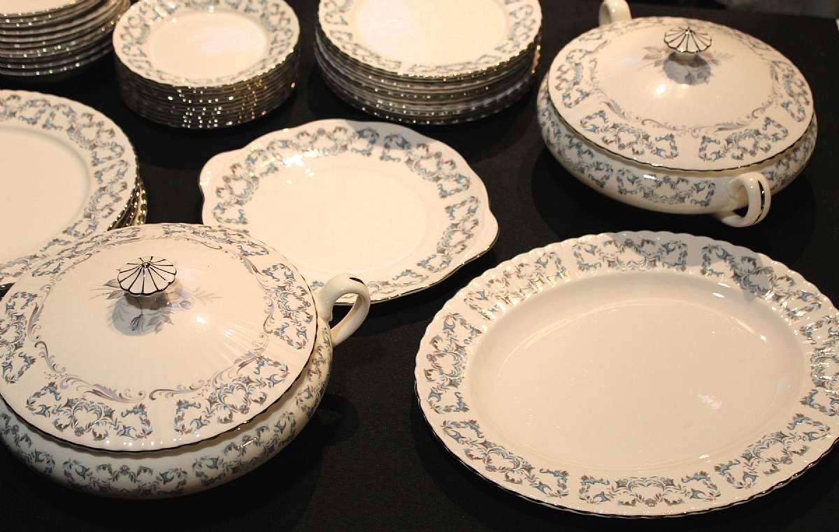 Up for sale is this Gorgeous Royal Stafford Harmony England Bone China 67 Piece Dinnerware Set in excellent condition with no chips or cracks. Included are Seven 10 1/4" Dinner Plates, Ten 8" Salad Plates, Ten 6 1/2" Bread Plates, Eleven 6 1/2" Bowls, Ten