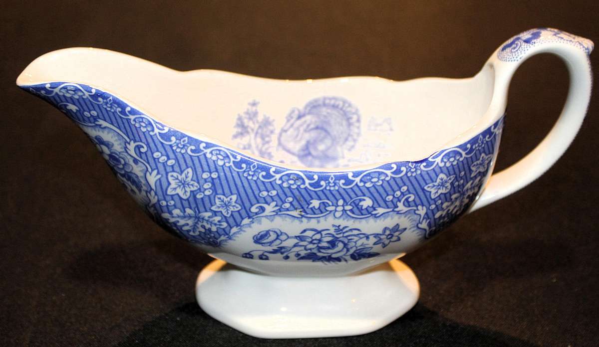 Up for sale is this Spode Festival Blue Gravy Boat in excellent condition with no chips or cracks. The Gravy Boat measures approx. 8 1/4"L by 4"TShipping Excludes: Alaska/Hawaii, US Protectorates, APO/FPO, PO BoxShipping Provided to the United