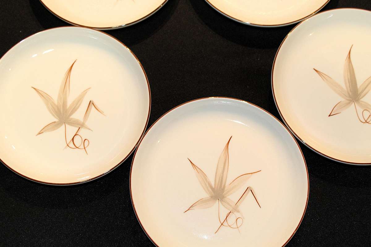Up for sale are these Winfield Passion Flower California USA Set Of Five Salad Plates in excellent condition with no chips or cracks. The salad plates measure approx. 7 1/2"W.  Shipping Excludes: Alaska/Hawaii, US Protectorates, APO/FPO, PO Box.Shi