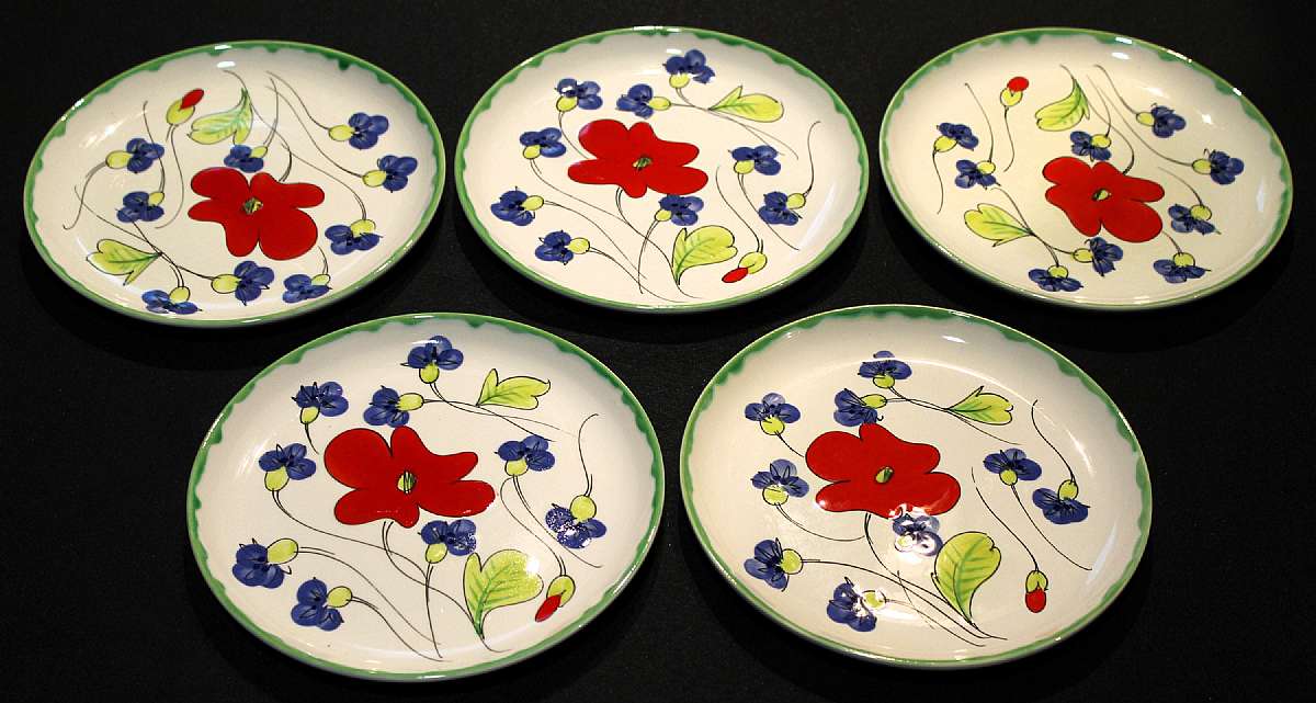 Up for sale is this Mancioli MC12 Set Of Five Salad Plates in great condition with no chips. There is some crazing. They measure approx. 8 1/2"W. Please see my other sales for more of this beautiful pattern.Shipping Excludes: Alaska/Hawaii, US Prote