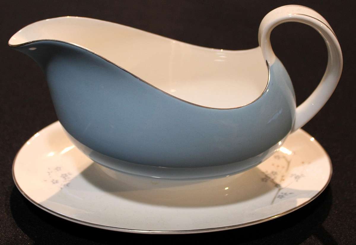 Up for sale is this Royal Doulton Summer Song Gravy Boat with attached under plate in excellent condition with no chips or cracks.  Shipping Excludes: Alaska/Hawaii, US Protectorates, APO/FPO, PO BoxShipping Provided to the United States Only.