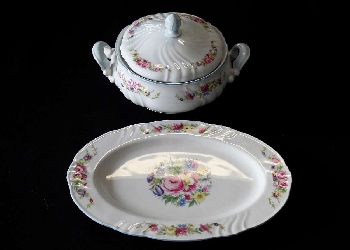 Up for sale are these Johann Haviland JOH22 Platter & Round Covered Vegetable Bowl in excellent condition with no chips or cracks. The platter measures approx. 12 3/4"L by 8 3/4"W. The round covered casserole measures approx. 7"W by 3 1