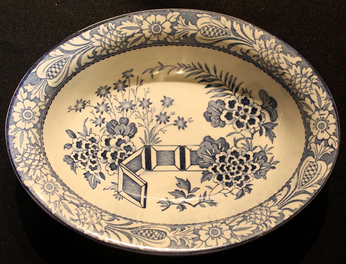 Up for sale is this Wood & Sons Woods Ware Winganton Oval Serving Bowl in great condition. No chips or cracks. Measures approx. 8 5/8"L by 6 1/2"W by 1 7/8"T.  Shipping Excludes: Alaska/Hawaii, US Protectorates, APO/FPO, PO BoxShippin