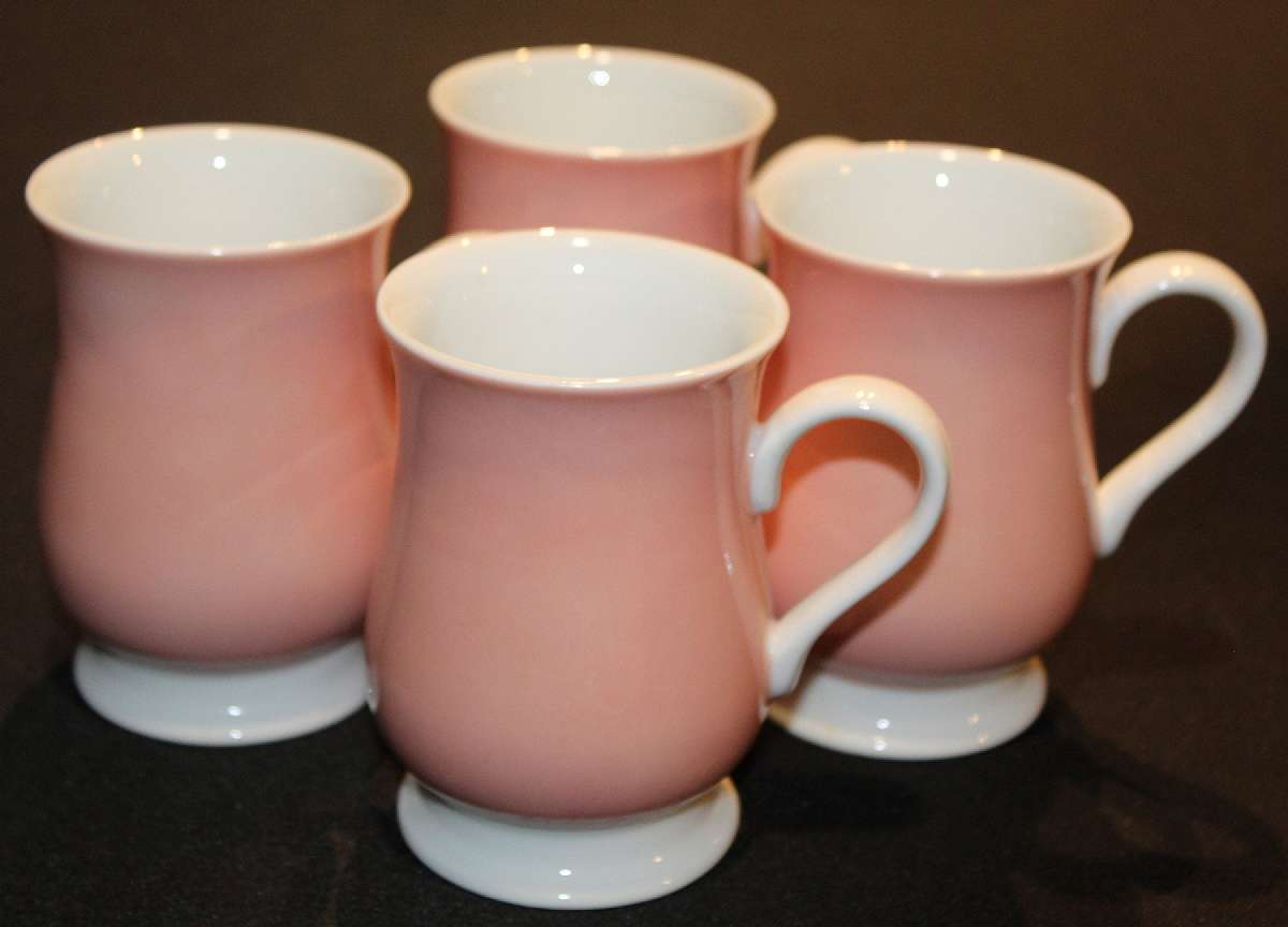 Up for sale is this Fitz & Floyd Rondelet Peach Set Of Four Mugs in great condition with no chips or cracks. The Mugs measures approx. 4 1/4""T by 3"W. Please see my other sales for more of this pattern.Shipping Excludes: Alaska/Hawaii