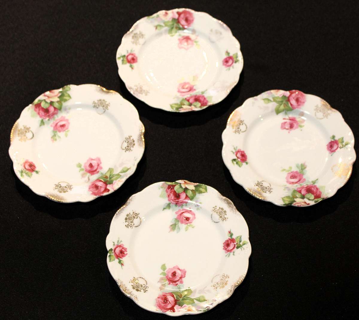 Up for sale are these Beautiful Vintage Carl Schumann Bavaria Germany Set Of Four Rose Design Plates Circa 1910 in great condition with no chips or cracks. The plates measures approx. 5 3/4"W.Shipping Excludes: Alaska/Hawaii, US Protectorates, APO/F
