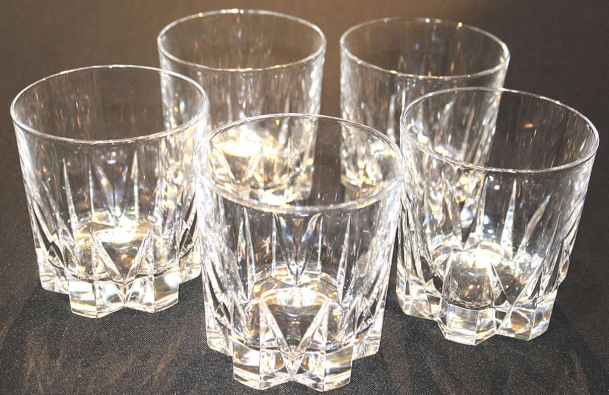 Up for sale are these Cristal D'Arques-Durand Cheverny Set Of Five Old Fashioned Glasses in excellent condition with no chips or cracks. The Glasses measure approx. 3 1/2"T by 3 1/4"W.Shipping Excludes: Alaska/Hawaii, US Protectorates, APO/FPO,