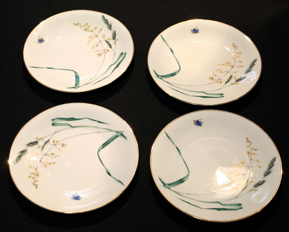 Up for sale are these Heinrich Sommer (Summer) Set Of Four Salad Plates in good condition with no chips or cracks.  The plates measure approx. 7 5/8"W. Please see my other sales for more of this beautiful pattern.Shipping Excludes: Alaska/Hawaii, US