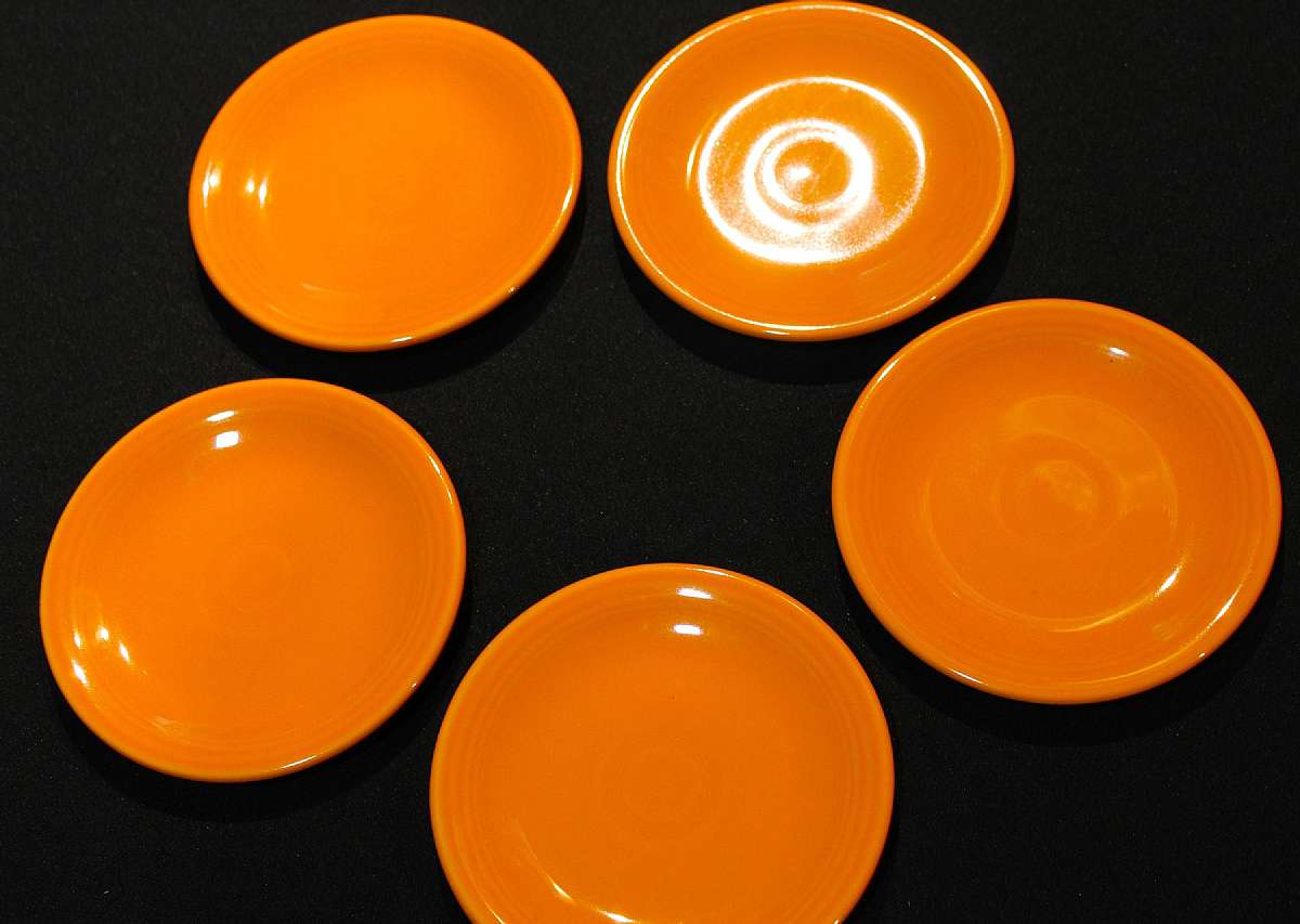 Up for sale are these Homer Laughlin Fiesta Set of Five Bread & Butter Plates in great condition with no chips or cracks. They measure approx. 6 1/4"WShipping Excludes: Alaska/Hawaii, US Protectorates, APO/FPO, PO BoxShipping Provided to the Un