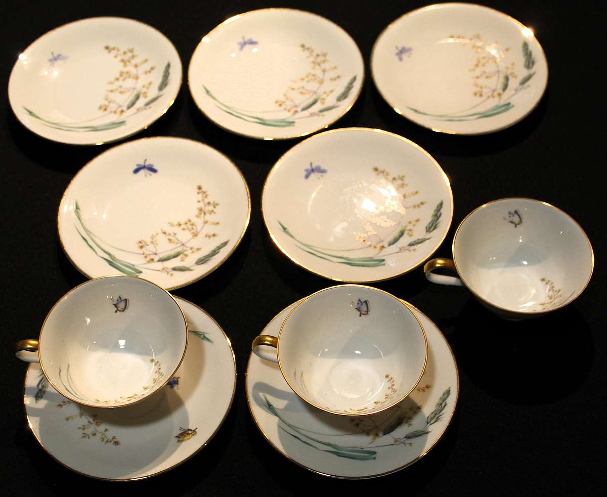 Up for sale are these Heinrich Sommer (Summer) Set Of Three Cups & Two Saucers And Five Bread Plates in excellent condition with no chips or cracks. The Saucers measure approx. 6"W and the cups are 2 3/8"T by 4"W. The Bread plates are 6"W. Please see my o