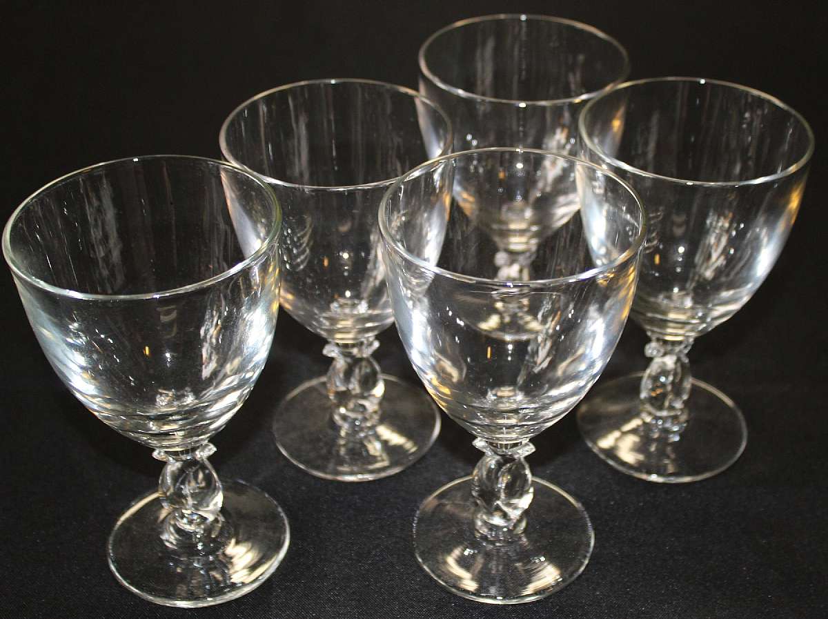 Up for sale are these Heisey Lariat Set Of Five Water Glasses in great condition with no chips or cracks. They measure approx. 6"T by 3 1/2"W.Shipping Excludes: Alaska/Hawaii, US Protectorates, APO/FPO, PO BOXShipping Provided to the United S