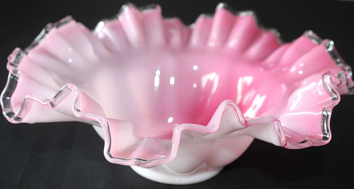 Up for sale is this Fenton Peach Crest Round Double Crimped Bowl in excellent condition with no chips or cracks. It measures approx. 10 1/2"W by 4"T.  Shipping Excludes: Alaska/Hawaii, US Protectorates, APO/FPO, PO BoxShipping Provided to the