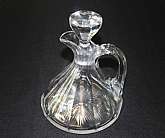 Up for sale is this beautiful High End Vintage Glass Ships Decanter With Stopper in great condition with no chips or cracks. Measures approx. 6 3/4" Tall without the stopper. Beautiful piece/Shipping Excludes: Alaska/Hawaii, US Protectorates, APO/F